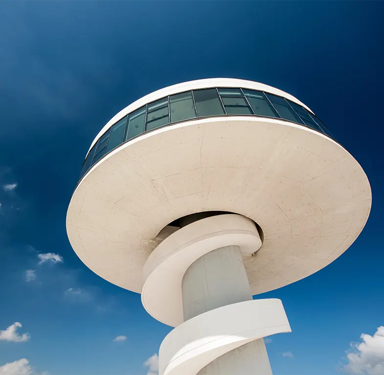 Torre del Centro Niemeyer en Avilés